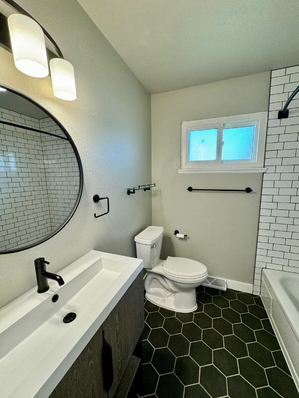 Building Photo - 4512 Pierce Ave