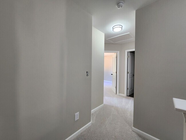 Building Photo - Lillie B Townhomes