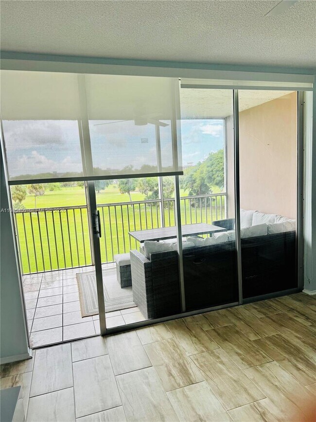 Building Photo - 2601 S Course Dr