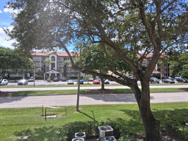 Building Photo - 1100 SW 128th Terrace