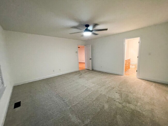 Building Photo - 282 Braddock Dr