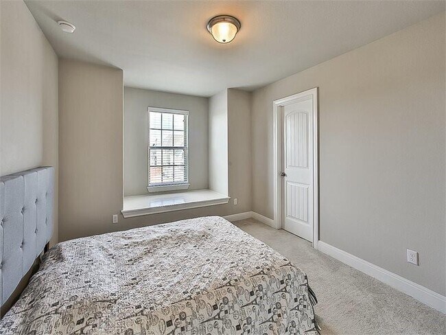 Building Photo - 15601 Cabrillo Way