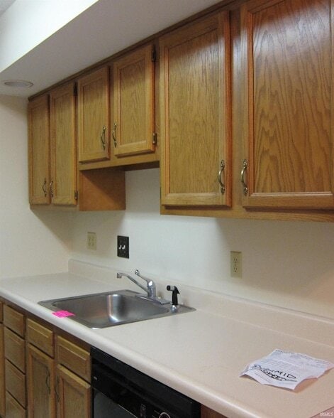 Building Photo - 1040 Forest View Dr N