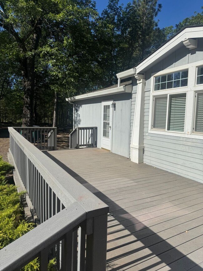 Building Photo - 3 BEDROOM COUNTRY HOME IN SHINGLETOWN