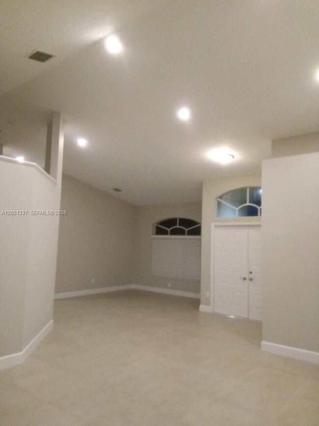 Building Photo - 9367 Lake Serena Dr