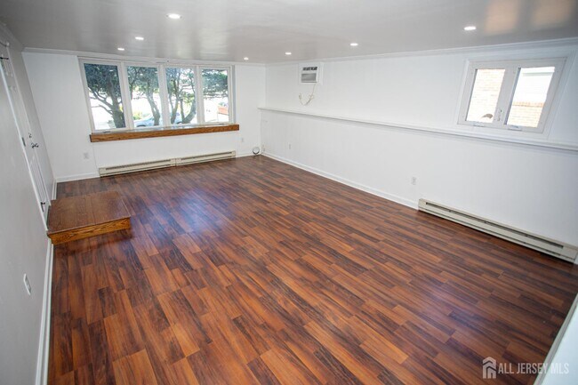 Building Photo - 32 Heston Ave