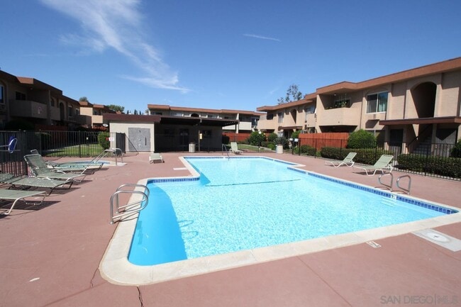 Building Photo - 9516 Carroll Canyon Rd
