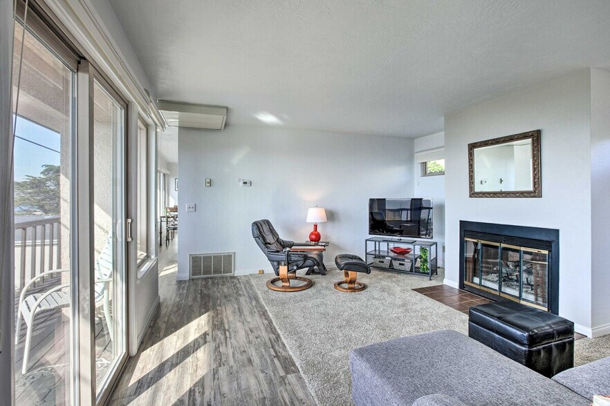 Building Photo - 408 Stuart Ave