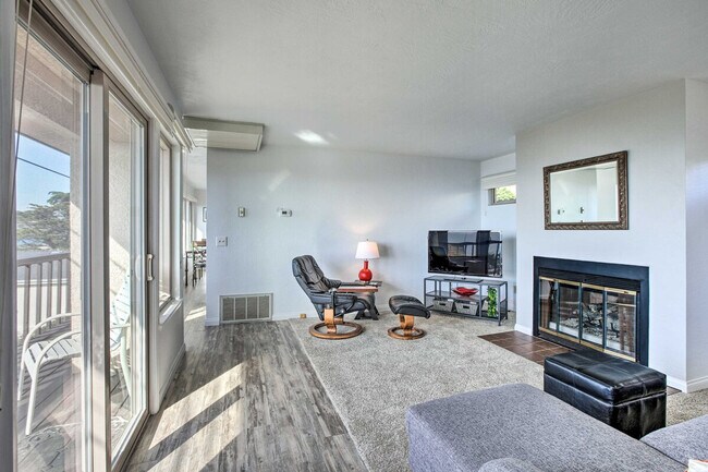 Building Photo - 408 Stuart Ave