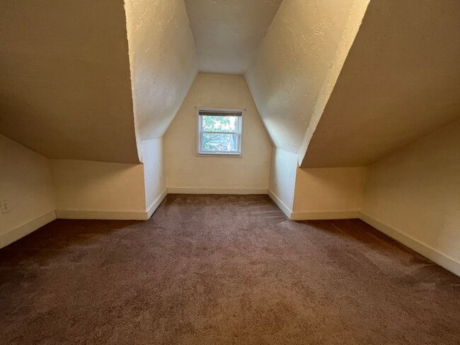 Building Photo - 3BR house in Southside Slopes