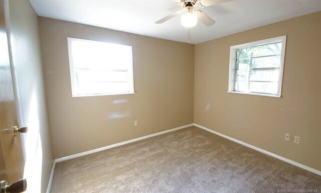 Building Photo - 26084 S 558 Rd