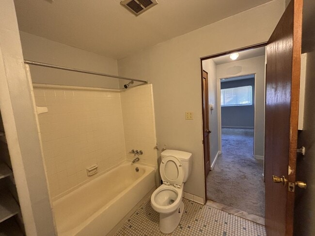 Building Photo - 4070 Agnes Ave