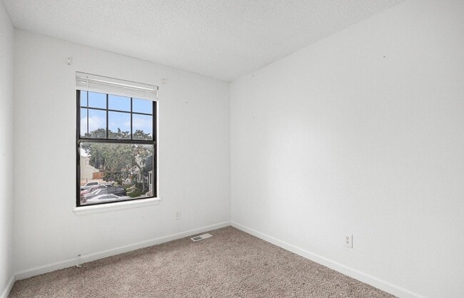 Building Photo - 8156 Washington St