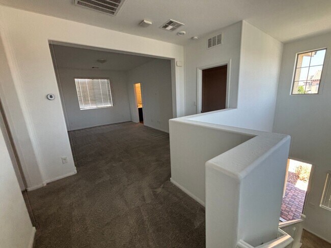 Building Photo - Charming 3-Bedroom Home with Spacious Back...