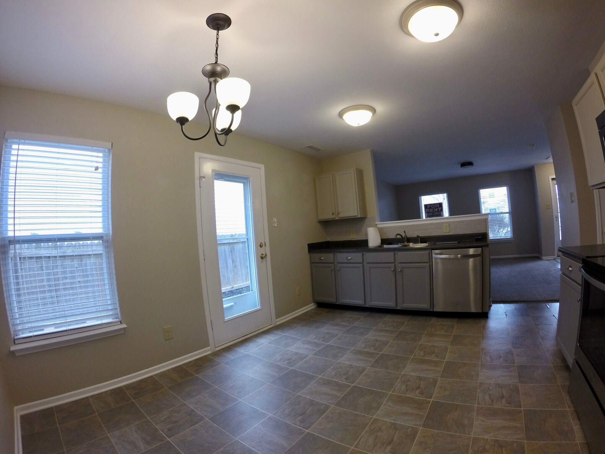 Kitchen - 10223 Cumberland Pointe blvd