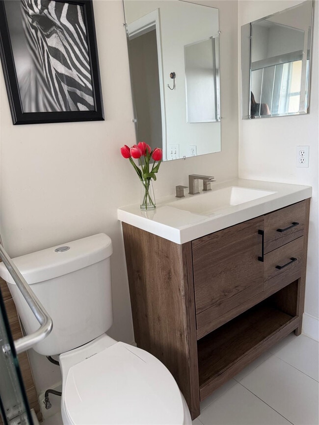 Building Photo - 3930 Crystal Lake Dr