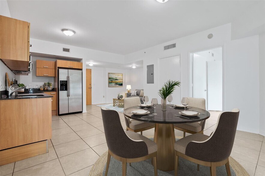 Primary Photo - 350 S Miami Ave