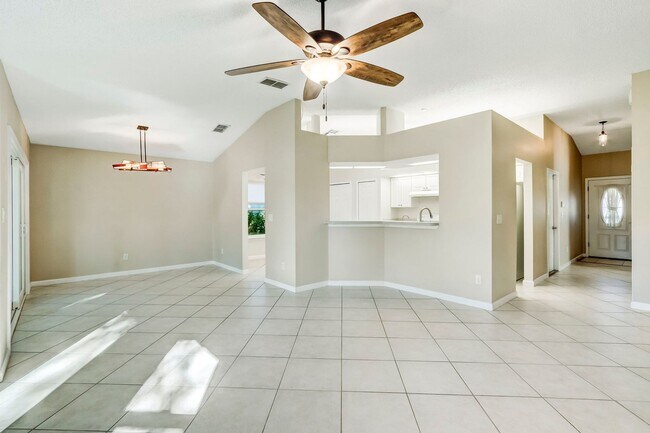 Building Photo - 2415 Will Hardee Rd