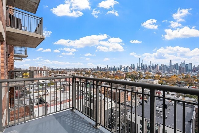 Building Photo - 3312 Hudson Ave