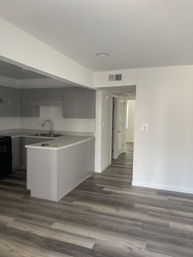 Building Photo - 2705 Lantern Walk SE