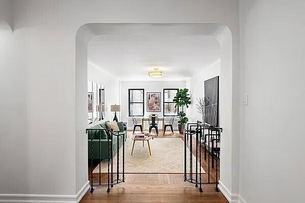 Primary Photo - 230 W 105th St