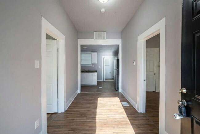 Building Photo - 3101 12th Ave