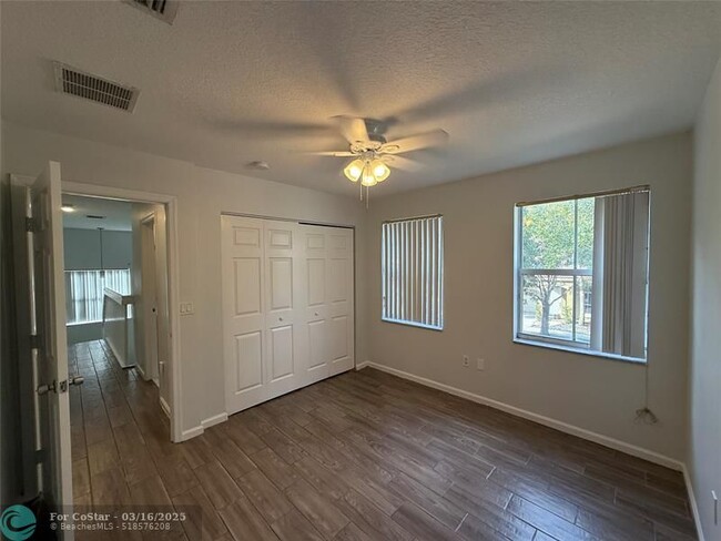 Building Photo - 15810 SW 48th Manor