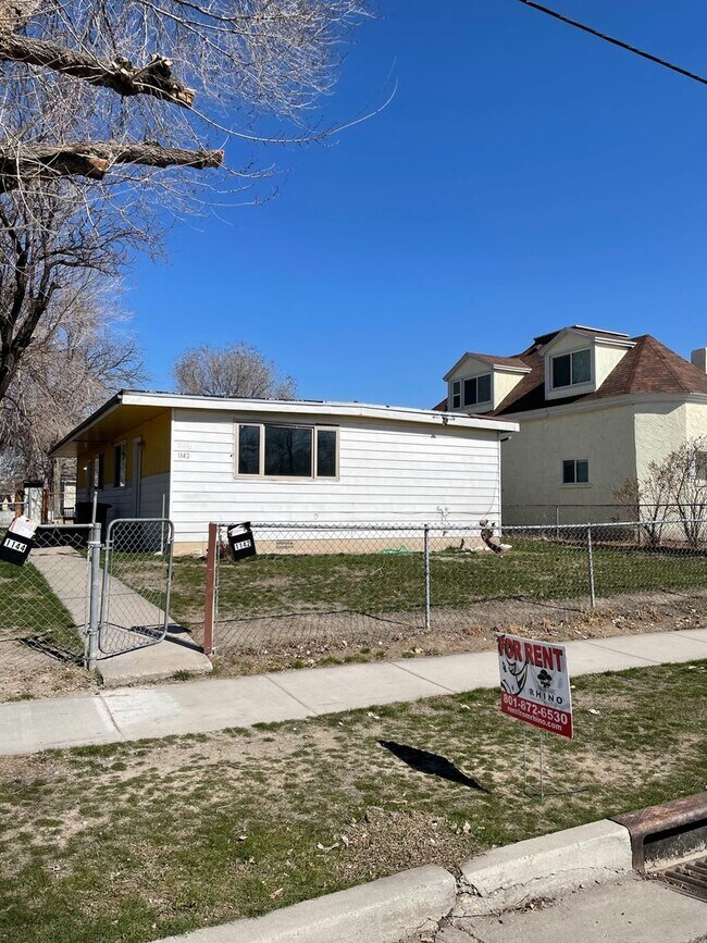 Building Photo - 1142-1144 W 700 S