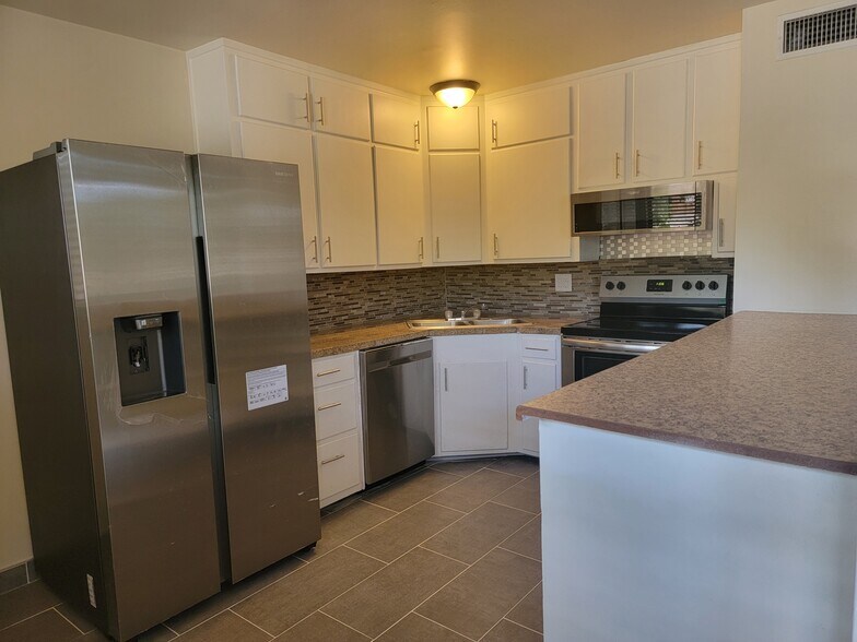 Building Photo - 628 E Drachman St