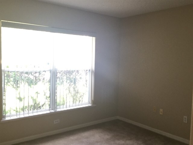 Building Photo - 375 Regal Downs Cir