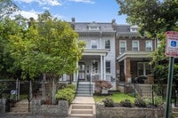 Building Photo - Available Now! Recently Renovated 4 Bedroo...