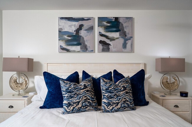 Building Photo - 380 Seaview Ct