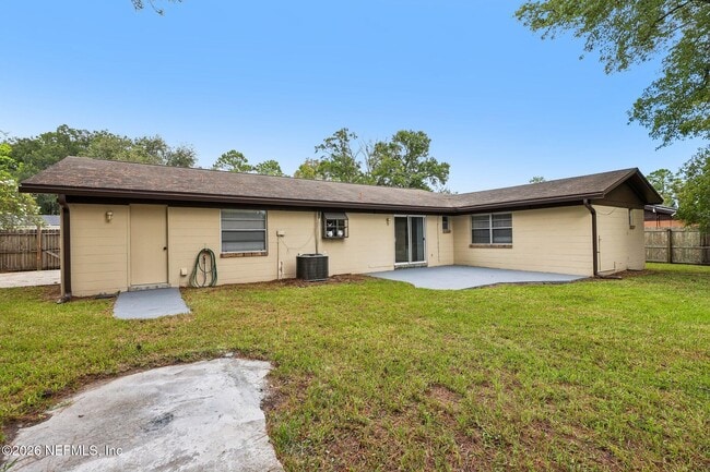 Building Photo - 8364 Pointer Dr N