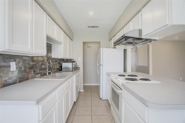 Building Photo - 6409 Patino Ct