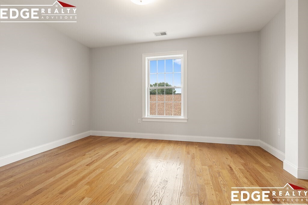 Building Photo - 58 Holton St