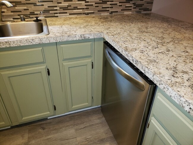 Building Photo - 24694 Creekside Dr