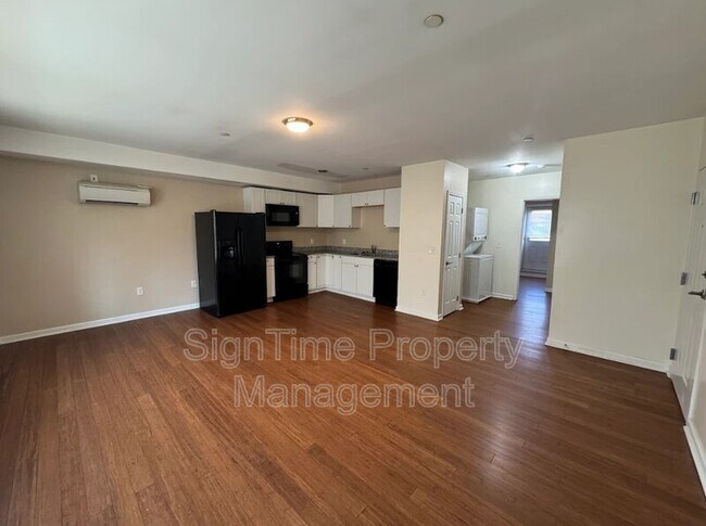 Building Photo - 44 E Franklin St