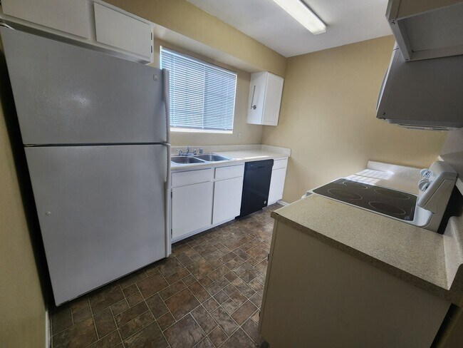 Building Photo - 2750 S Durango Dr