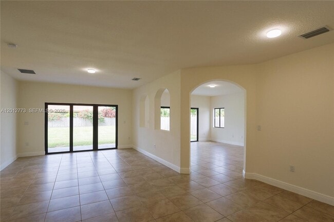 Building Photo - 17120 SW 92nd Ct