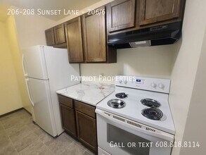 Building Photo - 206-208 Sunset Lane-206/6