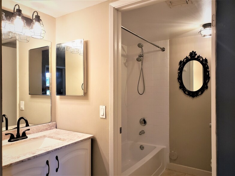 Primary Bathroom - 9959 Nob Hill Ct