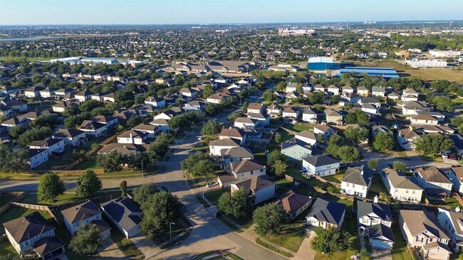 Building Photo - 18110 Rexine Ln