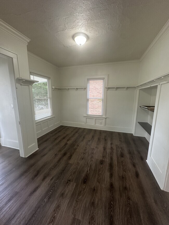 Building Photo - 3221 N 38th St