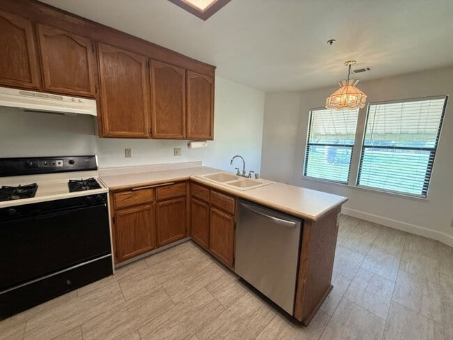 Building Photo - Unique 2 Bedroom Country Property Vacaville *Star Rentals