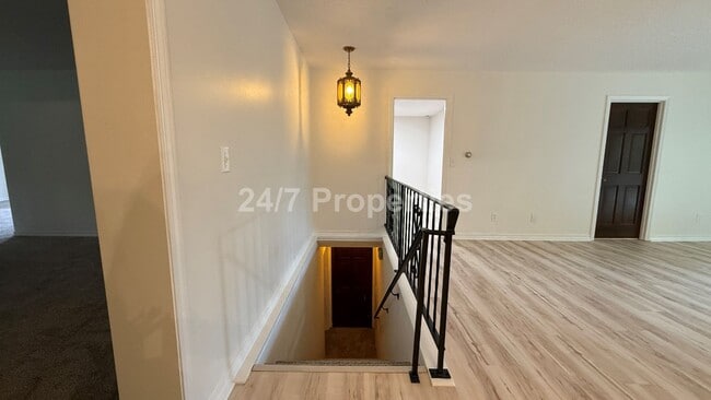 Building Photo - Sprawling 5 BD | 3 BA with Basement - Gresham