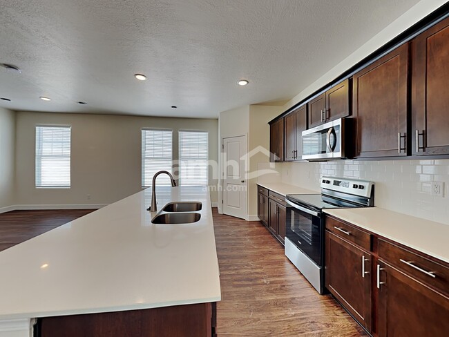 Building Photo - 6098 W Copper Hawk Dr