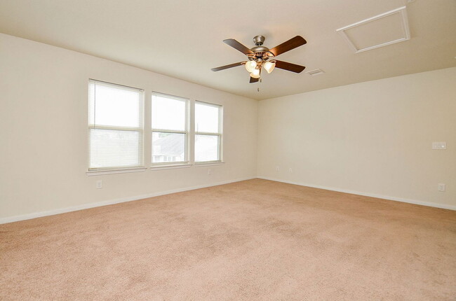 Building Photo - 16608 Spirit Lake Ct