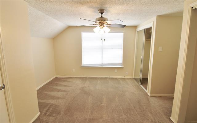 Building Photo - 900 Valley Ridge Dr