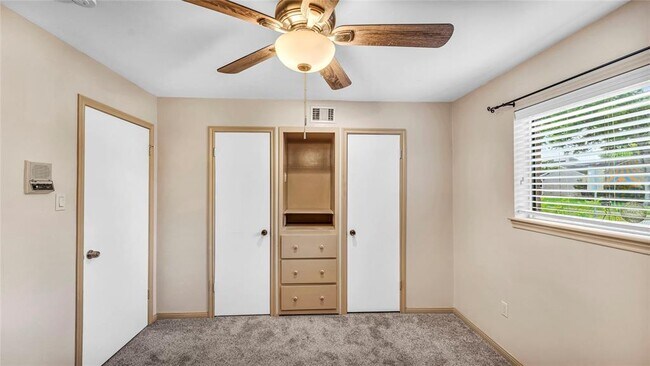 Building Photo - 10919 Paulwood Dr