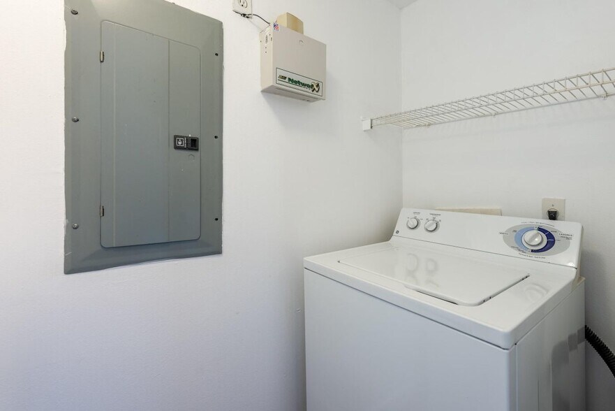 Building Photo - 4171 San Marino Blvd